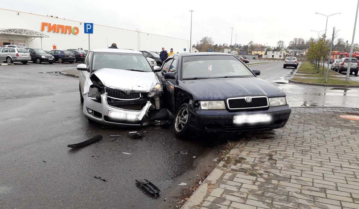 Эвакуация автомобиля Шкода