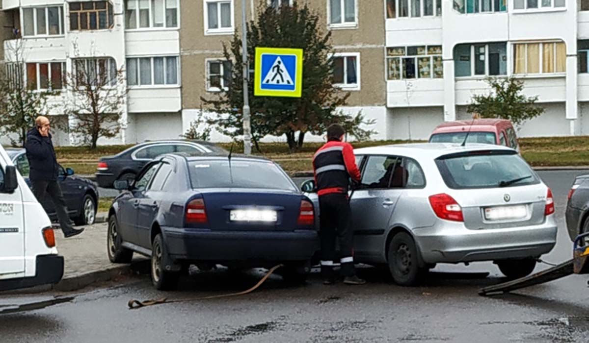 Эвакуация автомобиля Шкода