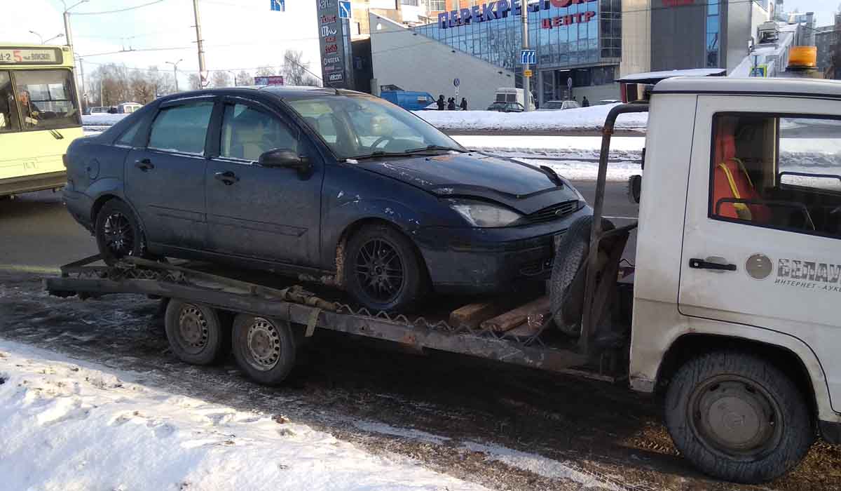 Эвакуация автомобиля Ford