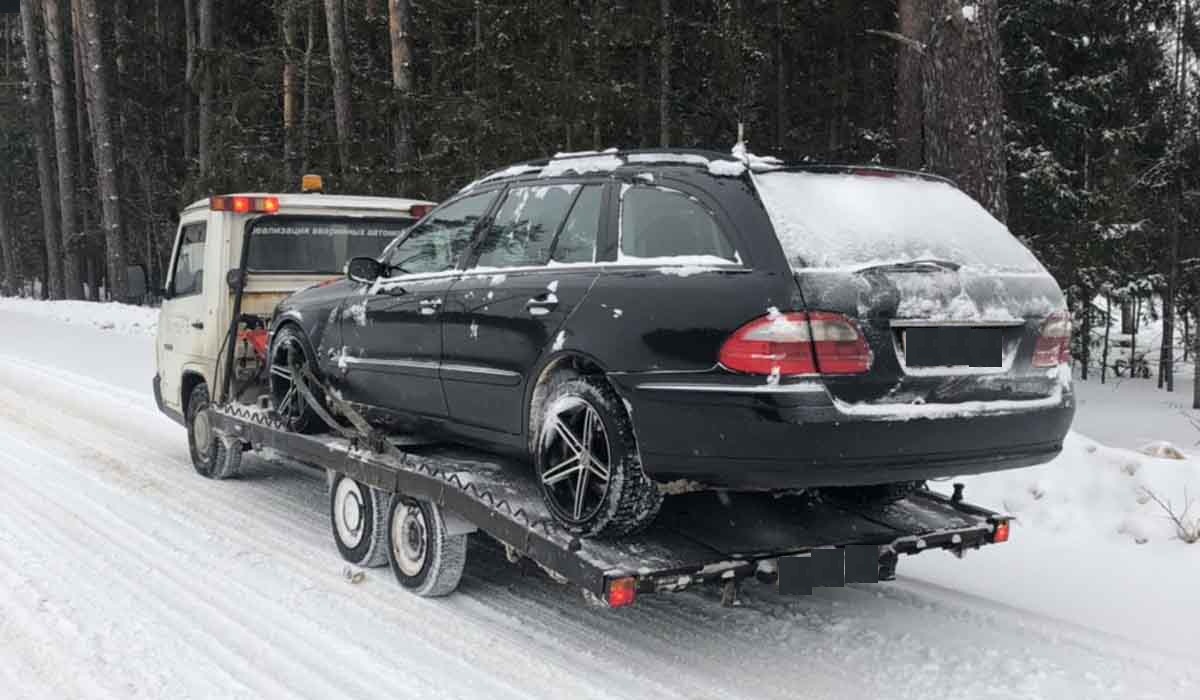 Эвакуация автомобиля Mercedes